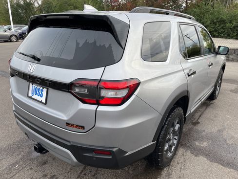 Certified 2025 Honda Pilot TrailSport image 20