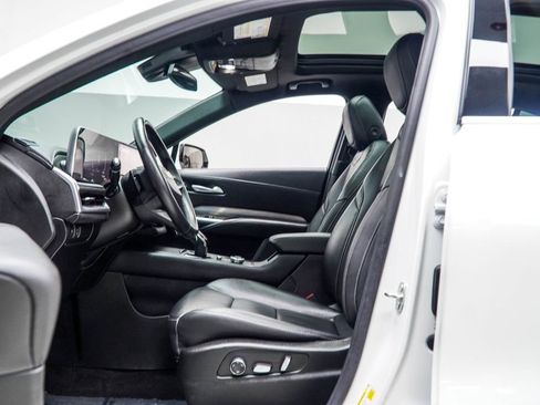 Used 2024 Cadillac XT4 Premium Luxury AWD/4WD image 36