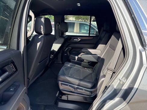 Used 2025 GMC Yukon Denali AWD/4WD image 11