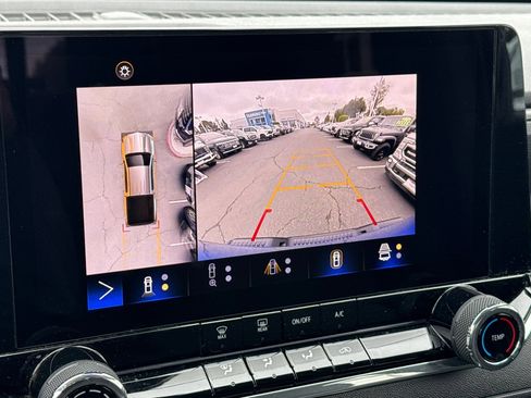 Used 2023 Chevrolet Colorado Trail Boss w/ Technology Package image 27