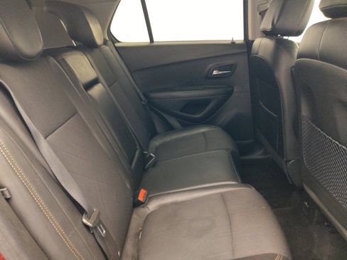 Used 2021 Chevrolet Trax LT AWD/4WD image 19