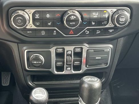 Certified 2018 Jeep Wrangler Unlimited Sport S AWD/4WD image 41