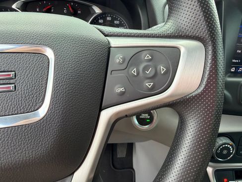 Used 2024 GMC Terrain SLE AWD/4WD image 27