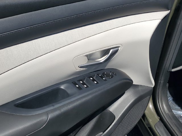 Certified 2025 Hyundai Tucson SEL FWD image 9
