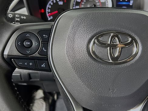 Used 2022 Toyota Corolla SE image 19