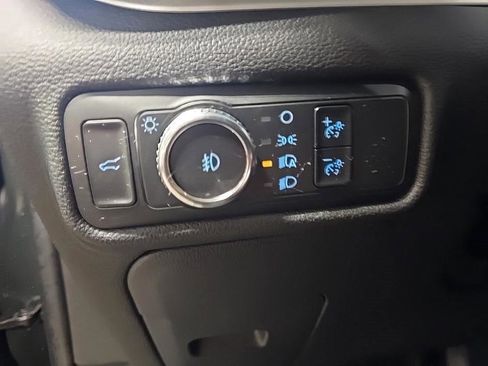 Used 2022 Ford Explorer XLT w/ Equipment Group 202A image 12