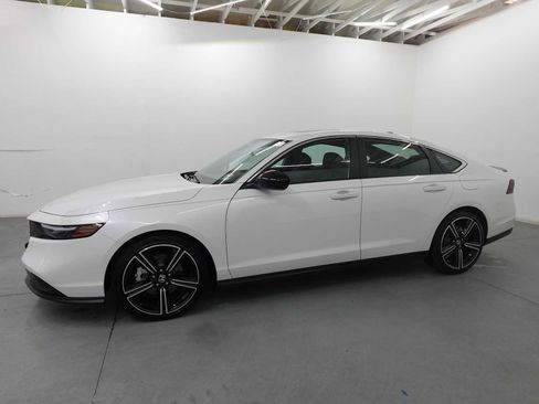 Certified 2025 Honda Accord Sport image 8