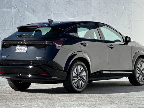 Used 2024 Nissan Ariya AWD image 3