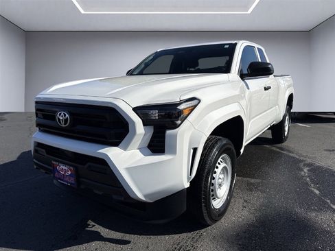 Used 2024 Toyota Tacoma SR image 1