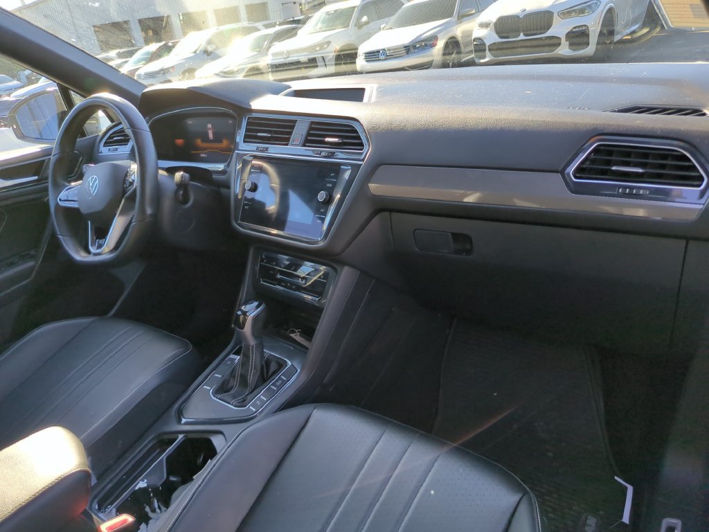 Used 2023 Volkswagen Tiguan SE R-Line FWD image 6