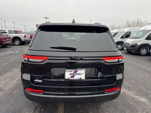 New 2025 Jeep Grand Cherokee Altitude w/ Trailer Tow Package image 6