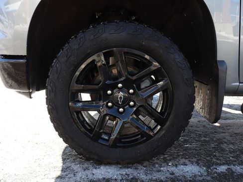 Used 2024 Chevrolet Silverado 1500 Custom Trail Boss w/ LPO, Dark Essentials Package image 27