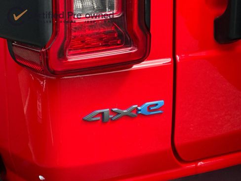 Certified 2025 Jeep Wrangler Unlimited Rubicon 4xe w/ Convenience Group AWD/4WD image 27