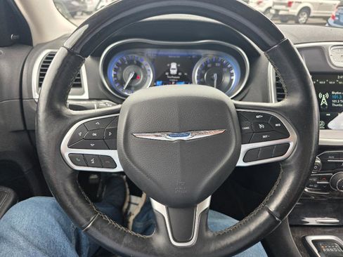 Used 2017 Chrysler 300 C w/ Light Group image 15