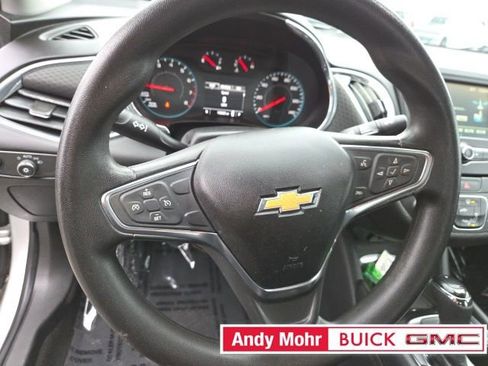 Used 2018 Chevrolet Malibu LT image 29