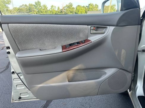 Used 2003 Toyota Corolla LE FWD image 13