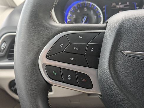 Used 2023 Chrysler Voyager LX FWD image 16