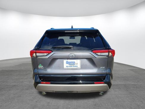 Used 2025 Toyota RAV4 XSE AWD/4WD image 6