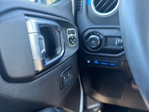 Used 2024 Jeep Wrangler High Altitude AWD/4WD image 21