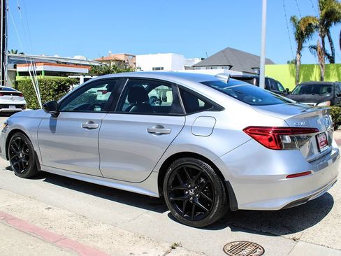 Used 2024 Honda Civic Sport image 3