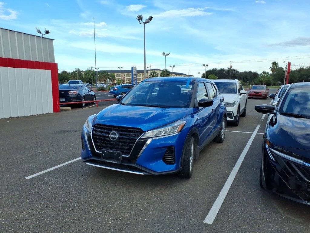 Used 2023 Nissan Kicks S FWD image 1