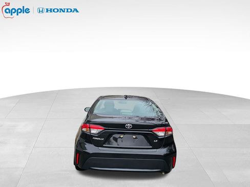 Used 2022 Toyota Corolla LE image 6