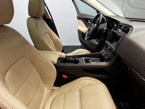 Used 2017 Jaguar F-PACE Prestige image 54