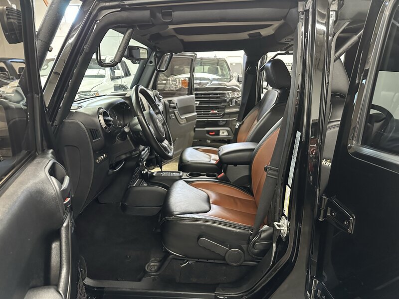 Used 2016 Jeep Wrangler Unlimited Sport w/ Quick Order Package 24S AWD/4WD image 32