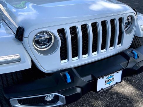 Used 2022 Jeep Wrangler Unlimited Sahara w/ Cold Weather Group AWD/4WD image 26