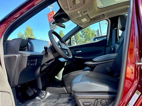 New 2026 Nissan Leaf Platinum+ w/ Cargo Package (Platinum+) image 12