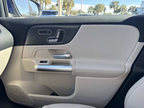 Used 2025 Mercedes-Benz GLA 250 image 22