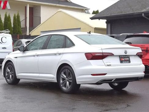 Used 2021 Volkswagen Jetta R-Line w/ R-Line Cold Weather Package FWD image 2