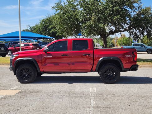 Used 2025 Chevrolet Colorado Trail Boss AWD/4WD image 3