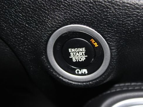 Used 2016 Dodge Challenger R/T Scat Pack w/ Leather Interior Group image 34