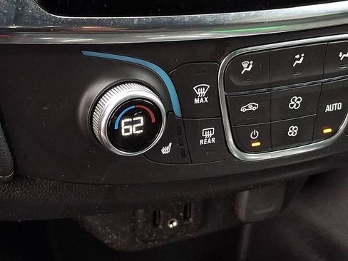 Used 2023 Chevrolet Traverse LT FWD image 21