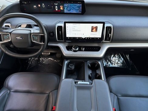 Certified 2025 Ford Expedition Active AWD/4WD image 15
