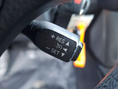 Used 2016 Toyota RAV4 LE image 13