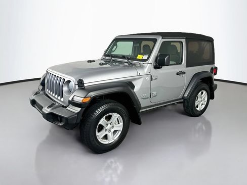 Used 2018 Jeep Wrangler Sport AWD/4WD image 3