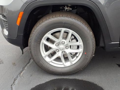 New 2025 Jeep Grand Cherokee Laredo X image 21