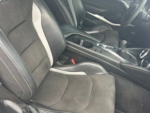 Certified 2019 Chevrolet Camaro SS RWD image 5
