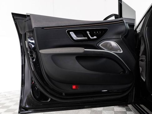 Used 2022 Mercedes-Benz EQS 580 4MATIC Sedan image 43