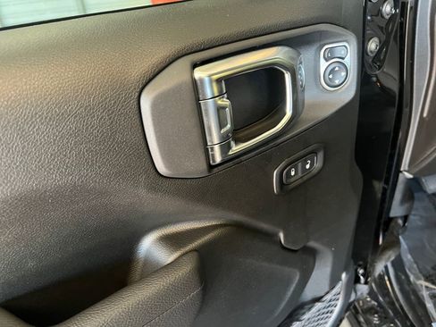 New 2025 Jeep Wrangler Unlimited Rubicon w/ Steel Bumper Group image 11