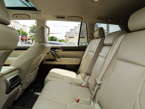 Used 2018 Lexus GX 460 Luxury AWD/4WD image 28