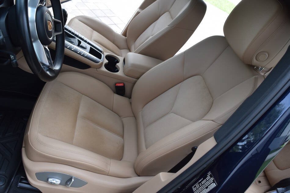 Used 2019 Porsche Macan AWD/4WD image 38