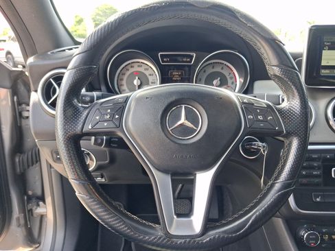 Used 2014 Mercedes-Benz CLA 250 image 15