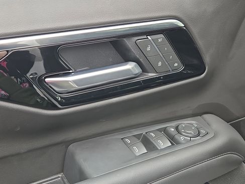 Used 2025 Chevrolet Tahoe LT w/ Comfort Package image 14