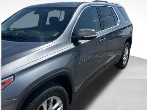 Used 2018 Chevrolet Traverse LT w/ LPO, Cargo Package AWD/4WD image 3