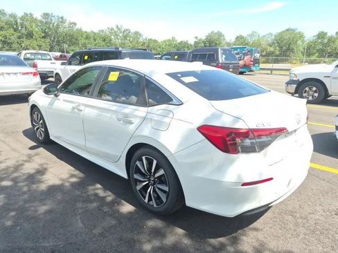 Used 2022 Honda Civic EX image 3