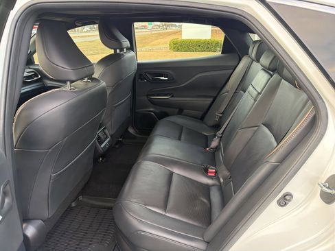 Used 2023 Toyota Crown Limited image 7