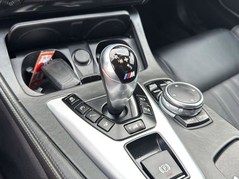 Used 2016 BMW M5 image 26
